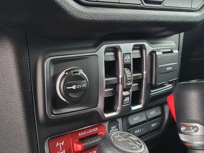 2026 Jeep Wrangler - Photo 15