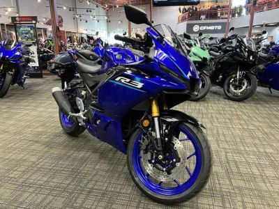 2026 Yamaha YZF-R3 — front three-quarter view