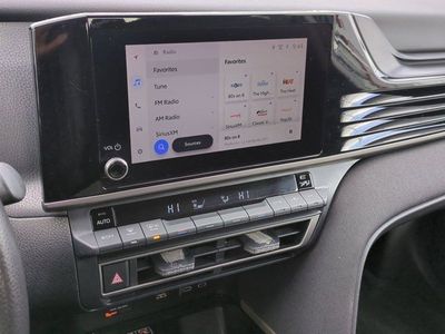 2025 Toyota Camry - Photo 11