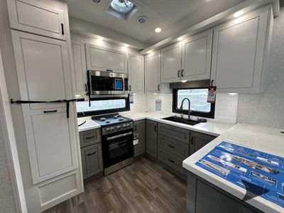 2025 Jayco North Point - Photo 9