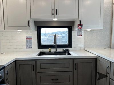 2025 Jayco North Point - Photo 10
