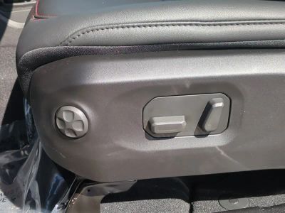 2026 Jeep Wrangler — photo 22 view