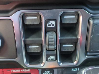 2026 Jeep Wrangler — photo 28 view