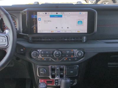 2026 Jeep Wrangler — photo 20 view