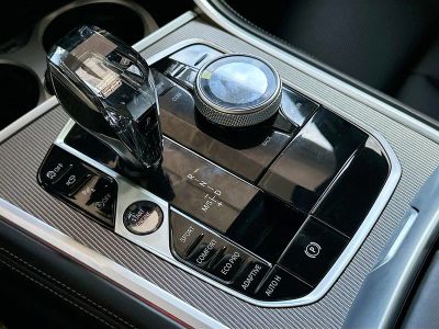 2025 BMW 8 Series — photo 17 view