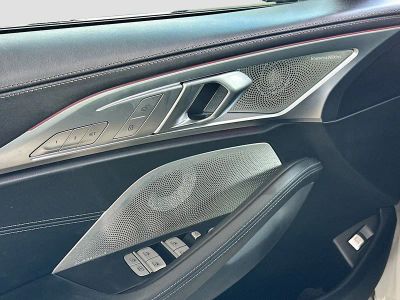2025 BMW 8 Series — photo 18 view