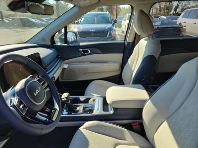 2026 Kia Carnival — photo 8 view