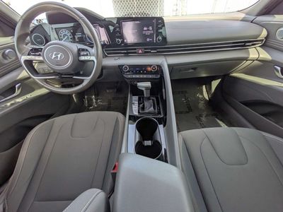 2022 Hyundai Elantra - Photo 11