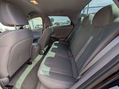 2022 Hyundai Elantra - Photo 10