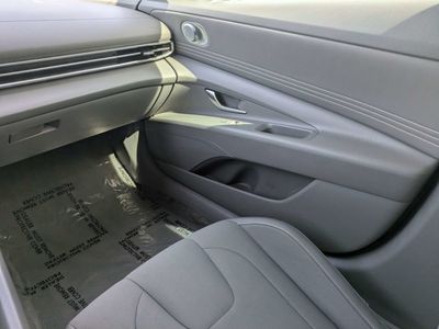 2022 Hyundai Elantra - Photo 13