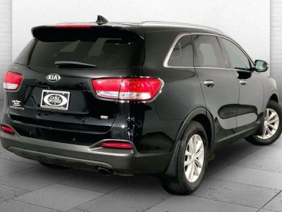 2017 Kia Sorento — detail view