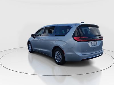2023 Chrysler Pacifica — detail view