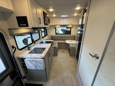 2026 Thor Motor Coach Quantum - Photo 12