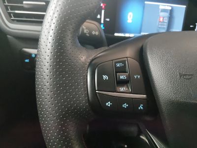 2025 Ford Escape — photo 12 view