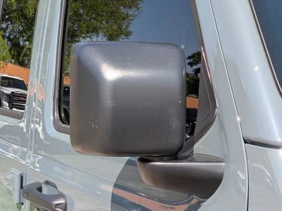 2026 Jeep Gladiator — photo 11 view