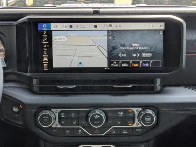 2026 Jeep Gladiator — photo 18 view