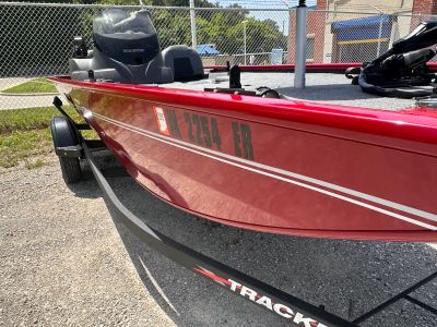 2024 TRACKER PRO170 — side profile view