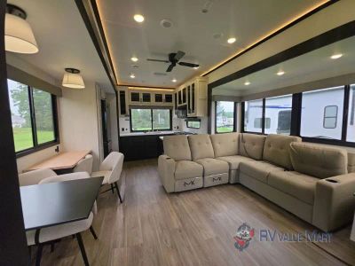 2027 Forest River RV Sabre — photo 15 view