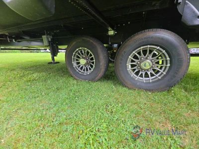 2027 Forest River RV Sabre — photo 13 view