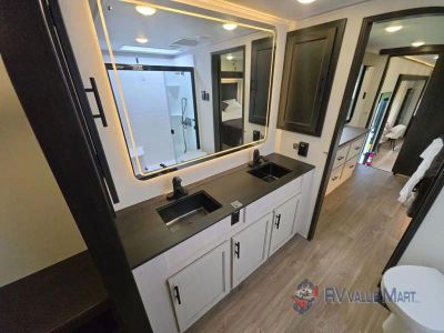 2027 Forest River RV Sabre — photo 29 view