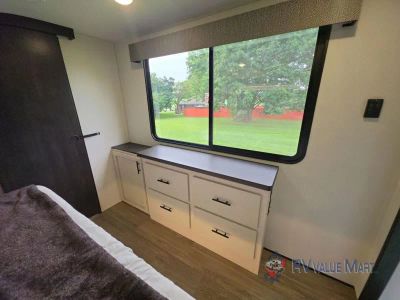 2027 Forest River RV Sabre — photo 21 view
