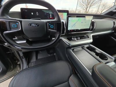 2025 Ford Expedition — photo 12 view