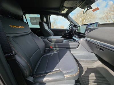 2025 Ford Expedition — photo 15 view