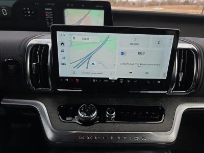 2025 Ford Expedition — photo 11 view