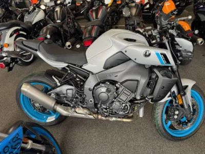 2025 Yamaha MT-10 — front three-quarter view
