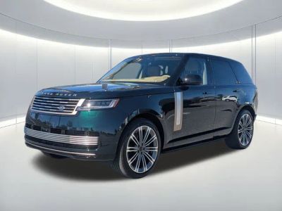 2026 Land Rover Range Rover SV in Green — front three-quarter view