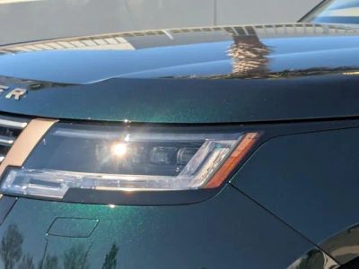 2026 Land Rover Range Rover — photo 9 view