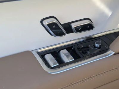 2026 Land Rover Range Rover — photo 17 view