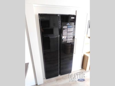 2026 Brinkley Model Z — photo 17 view