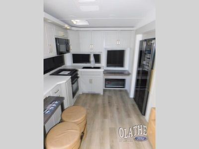 2026 Brinkley Model Z — photo 12 view