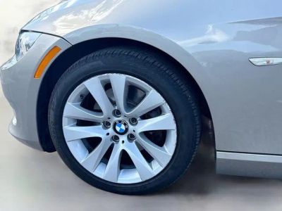 2011 BMW 3 Series — photo 38 view