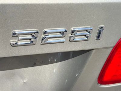 2011 BMW 3 Series — photo 11 view