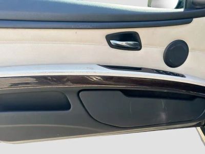 2011 BMW 3 Series — photo 21 view