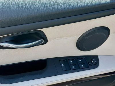 2011 BMW 3 Series — photo 22 view