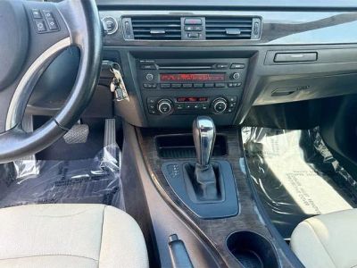 2011 BMW 3 Series — photo 18 view