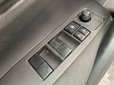 2022 Toyota Corolla LE - Photo 13