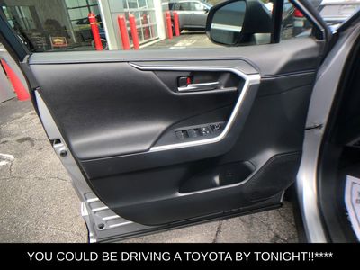 2020 Toyota RAV4 Hybrid XSE - Photo 18