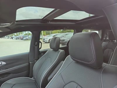 2026 Chrysler Pacifica — photo 22 view
