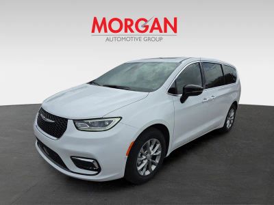 2026 Chrysler Pacifica — photo 9 view