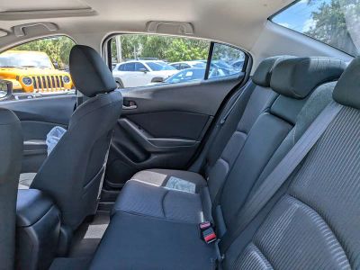 2015 Mazda Mazda3 — photo 13 view