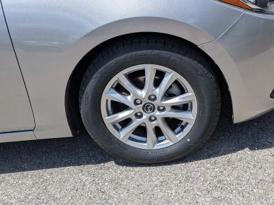 2015 Mazda Mazda3 — photo 11 view
