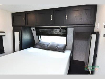 2022 Coachmen RV Freedom Express Liberty Edition — photo 13 view