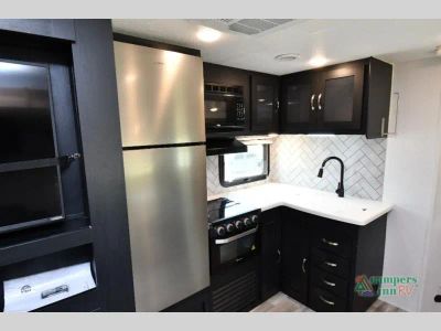 2022 Coachmen RV Freedom Express Liberty Edition — photo 24 view