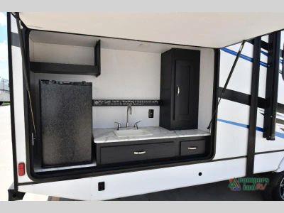 2022 Coachmen RV Freedom Express Liberty Edition — photo 49 view
