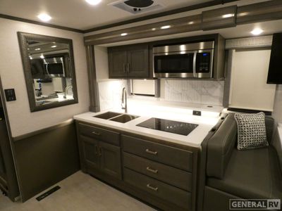 2025 Thor Motor Coach Riviera - Photo 7
