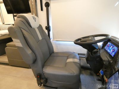2025 Thor Motor Coach Riviera - Photo 8